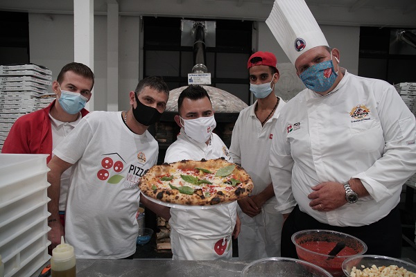 L’iniziativa PizzaVillage@Home a Milano: 13 mila pizze in 4 giorni